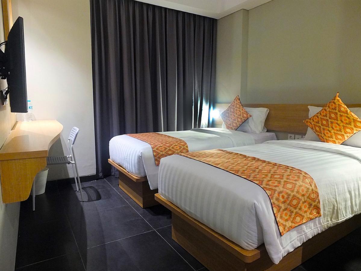 Maple Hotel Grogol Yakarta Exterior foto